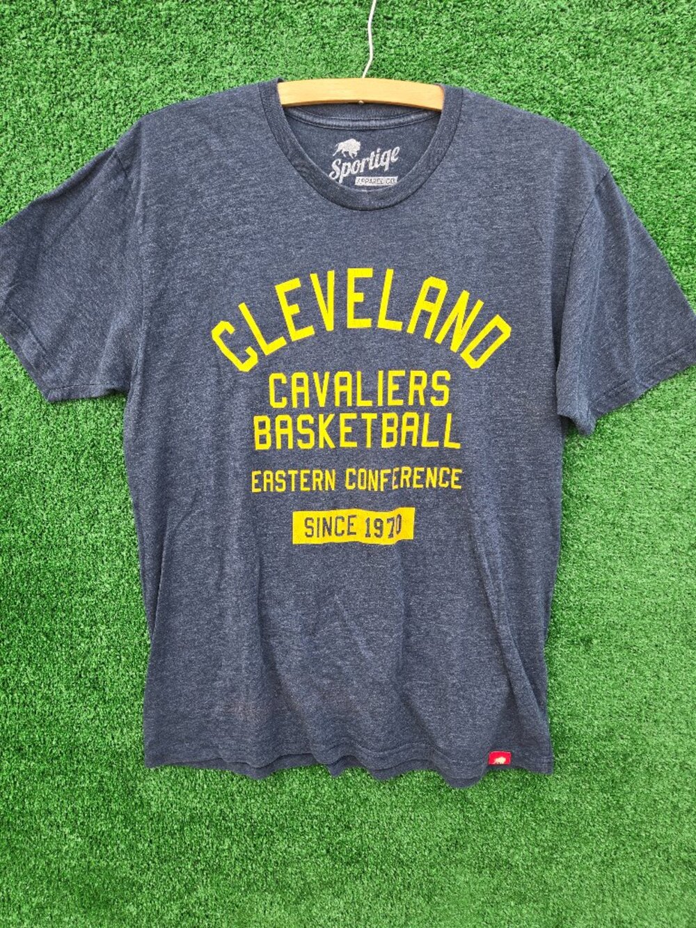 NBA Cleveland Cavaliers gray heather crewneck t-shirt vintage-style Sportiqe